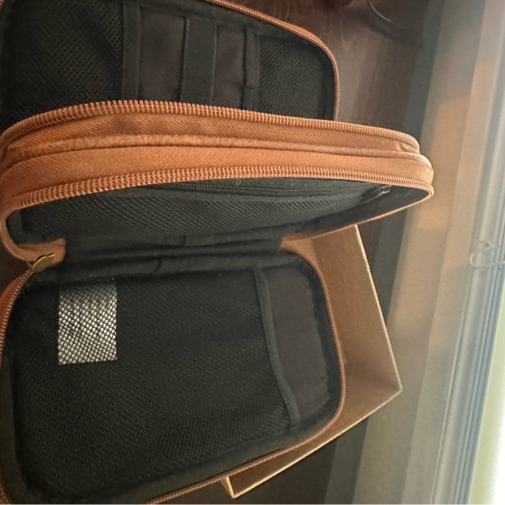 Frye Men's Brown Leather dop kit - Picture 7 of 11